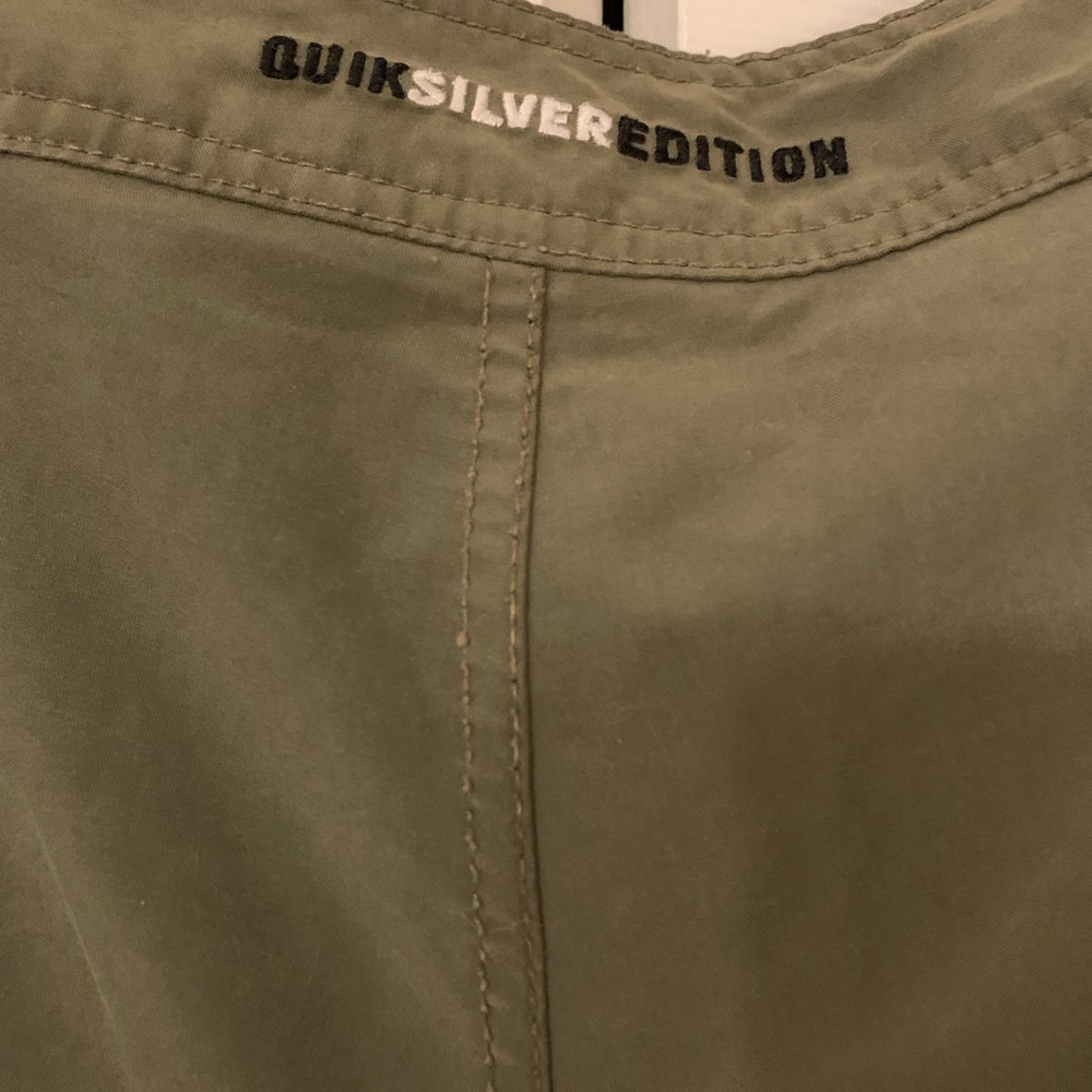 Quicksilver Olive Green Cargo Board Shorts Y2K Skater Size 36 - Picture 5 of 6